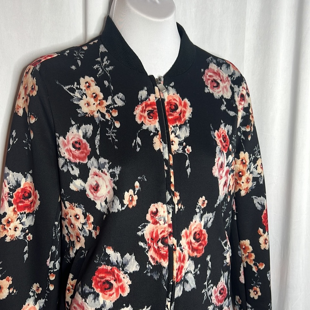 Zara Jacket - Picture 2 of 6
